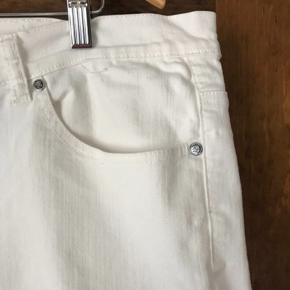 DG2 by Diane Gilman White 5-Pocket Cropped Jeans Size 18W - Picture 5 of 15